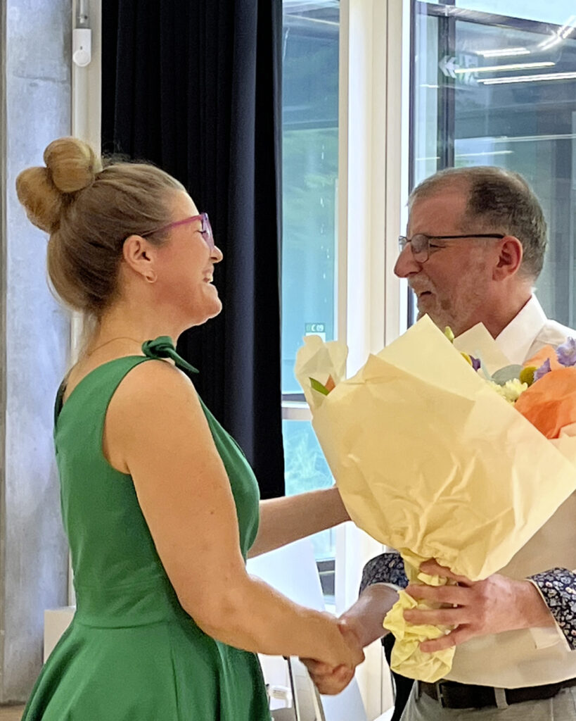 Corinne Blaumeiser und Schulleiter Thomas Dulisch